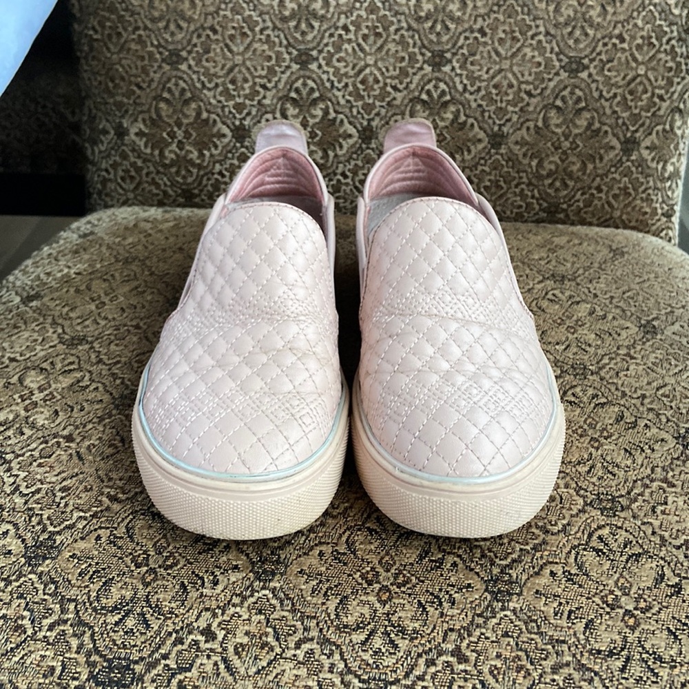 Wishbone slip on shoes with box